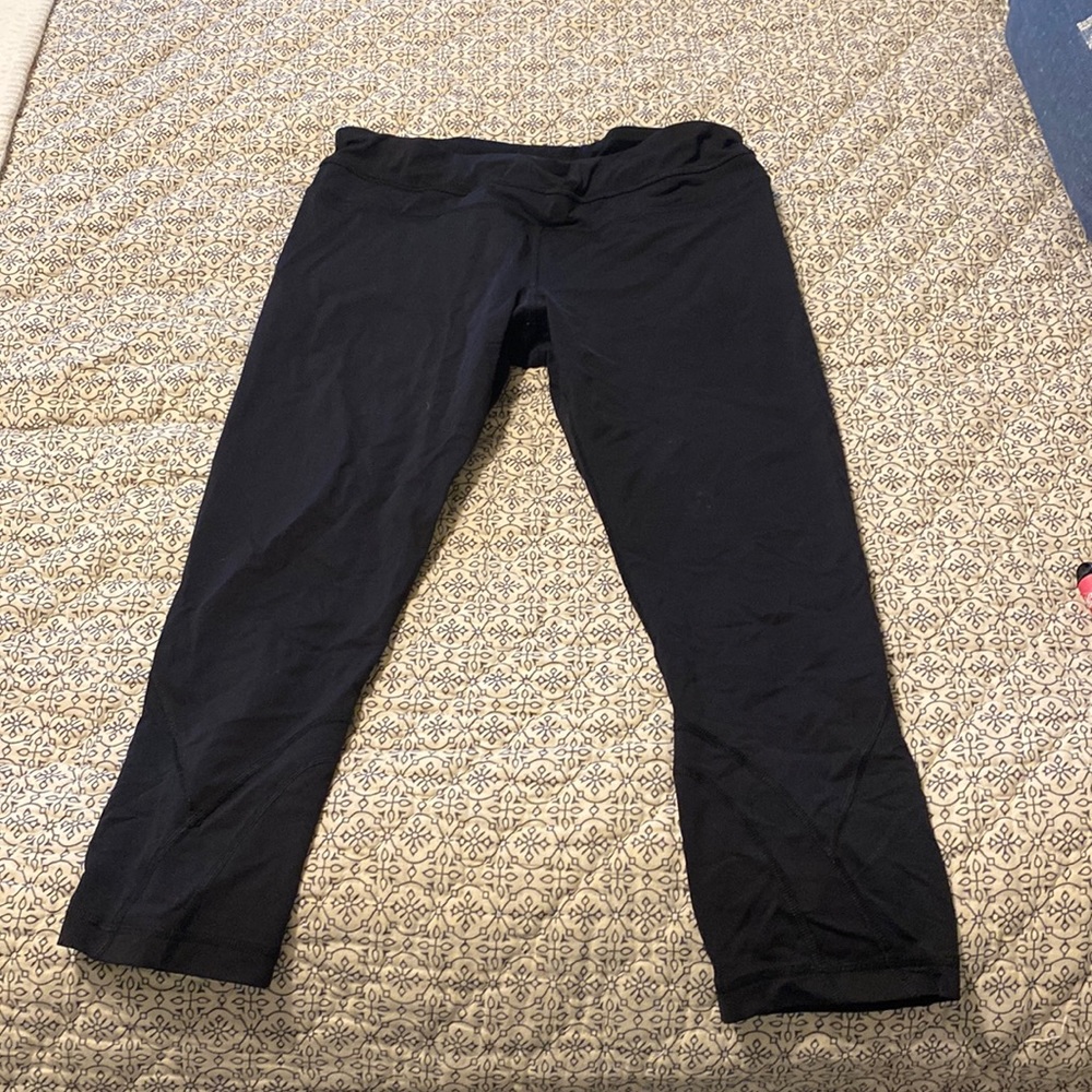 Lululemon black crop leggings